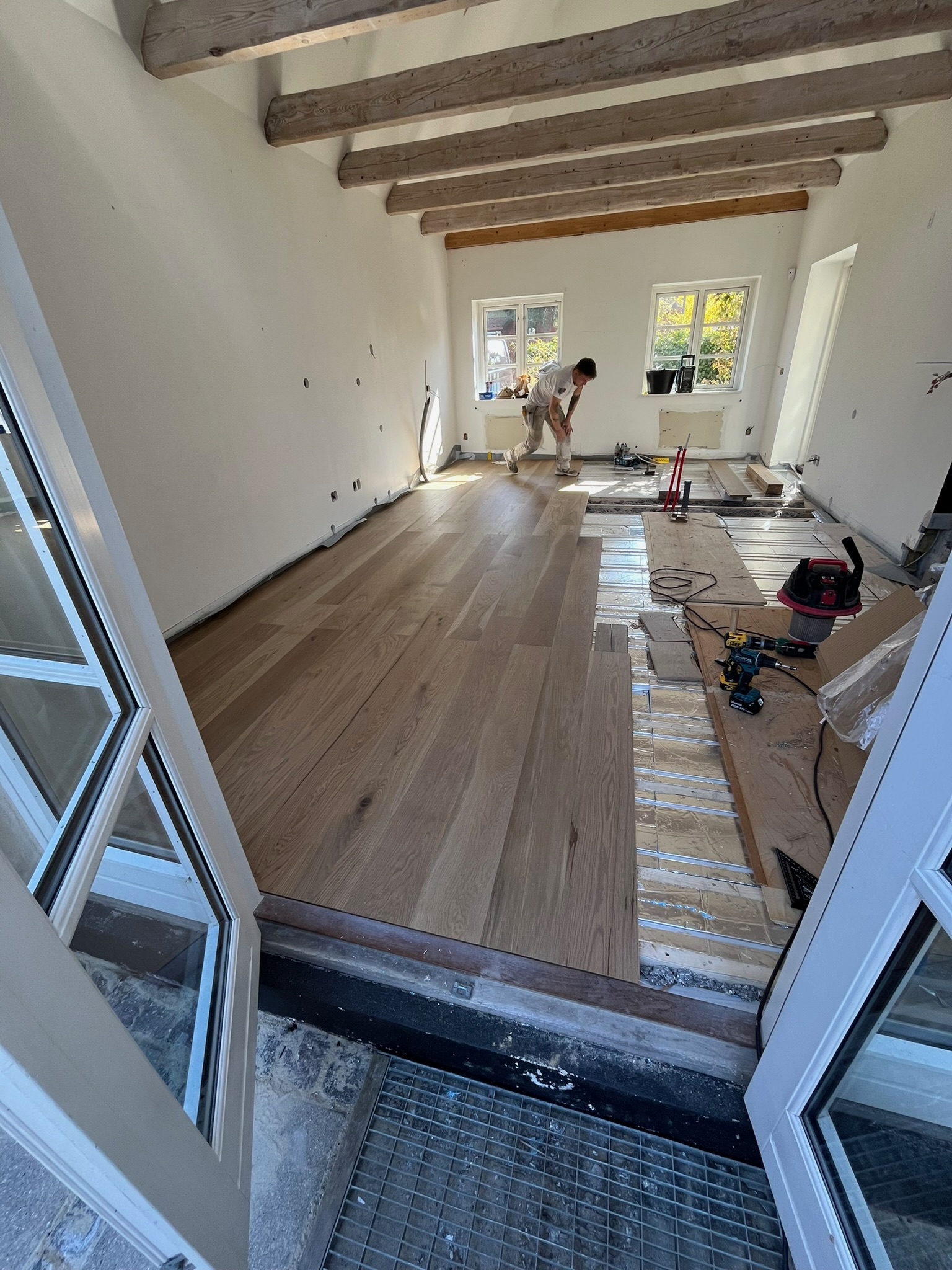 Færdigt gulv og køkkenrenovering – OvesenBeier