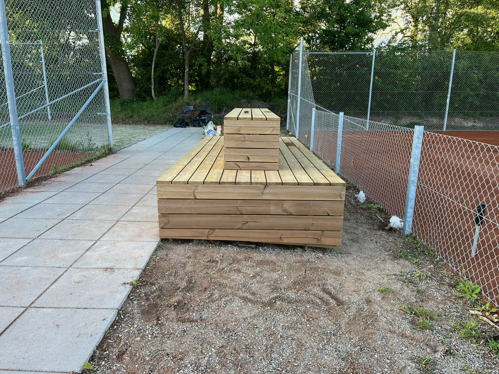 Professionelt tømrerarbejde på terrasse i Sjælland